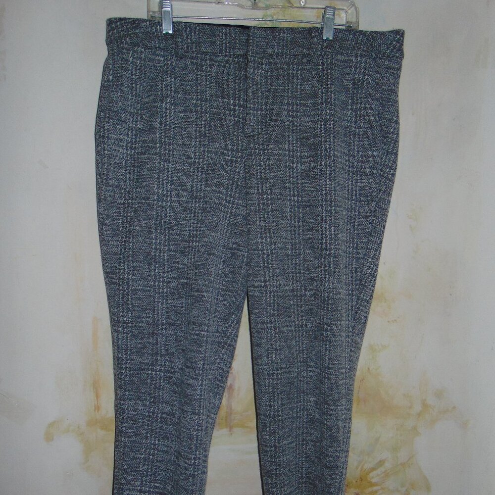 Studio by Torrid Dress Pants Women's 18 Gray White Black Plaid Tapered Leg